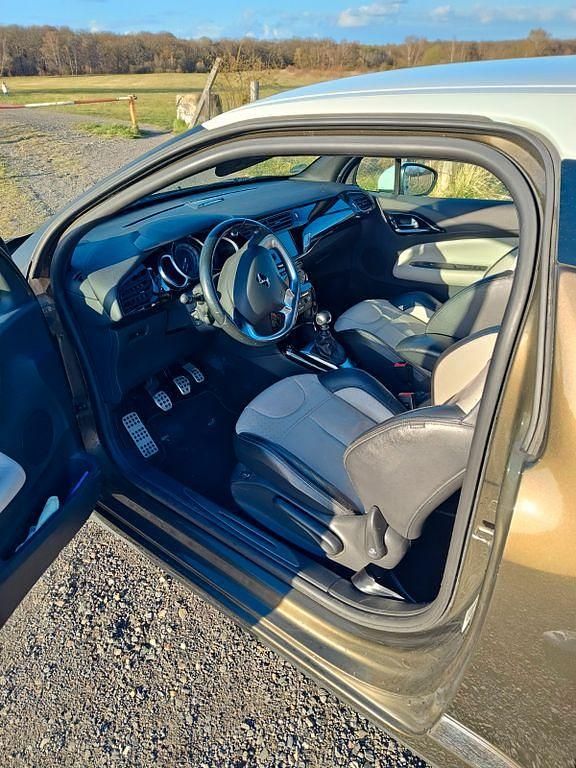Gebraucht Citroën DS3 Sport Chic 156 PS (114 kW) 2013 Braun Kleinwagen