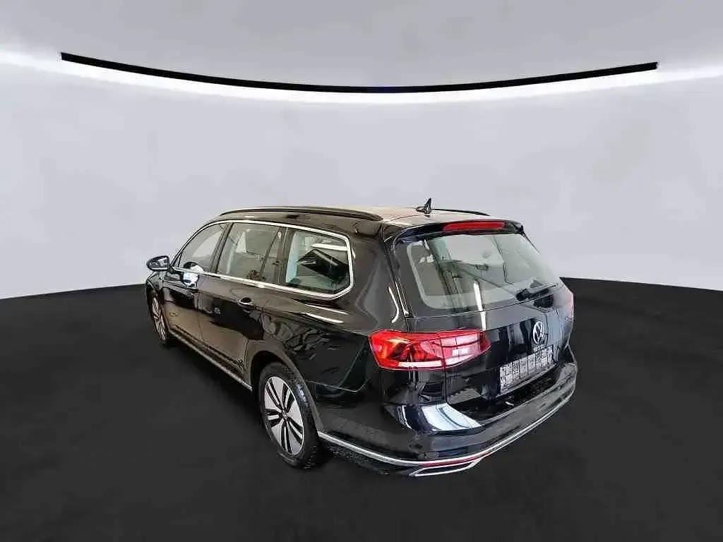 Gebraucht VW Passat GTE 156 PS (114 kW) 2021 Schwarz Kombi