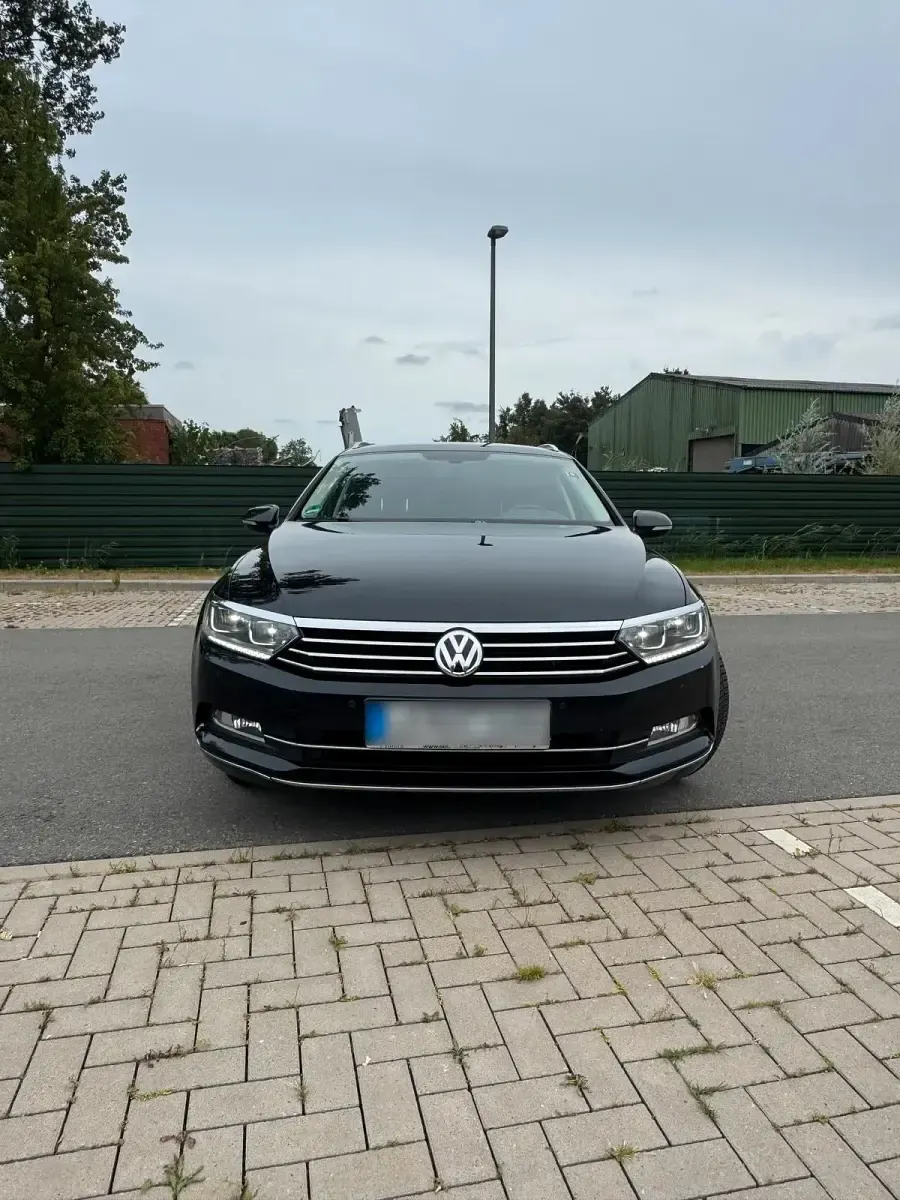 Gebraucht VW Passat Highline 150 PS (110 kW) 2016 Schwarz Kombi