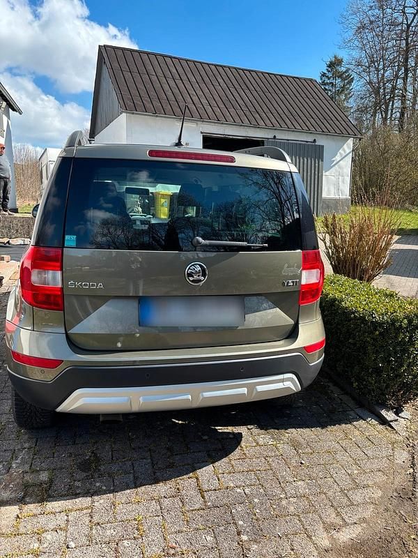 Gebraucht Skoda Yeti 2015 Gold SUV