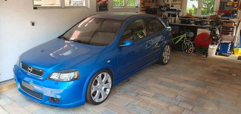 Blau Gebraucht 2003 Opel Astra OPC Limousine | 15.000 € - Bild 1/4