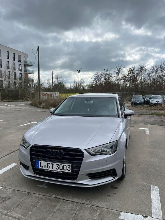 Gebraucht Audi A3 Ambition 150 PS (110 kW) 2015 Grau Limousine