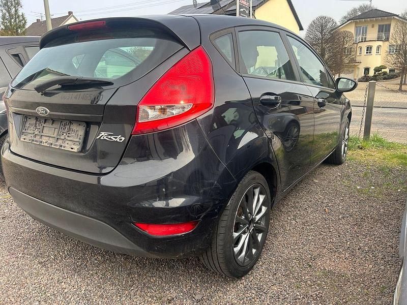 Gebraucht Ford Fiesta Trend 82 PS (60 kW) 2010 Kleinwagen