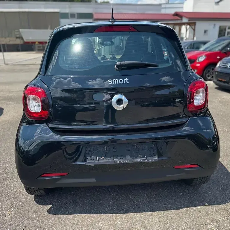 Gebraucht Smart ForFour 71 PS (52 kW) 2018 Schwarz Kleinwagen