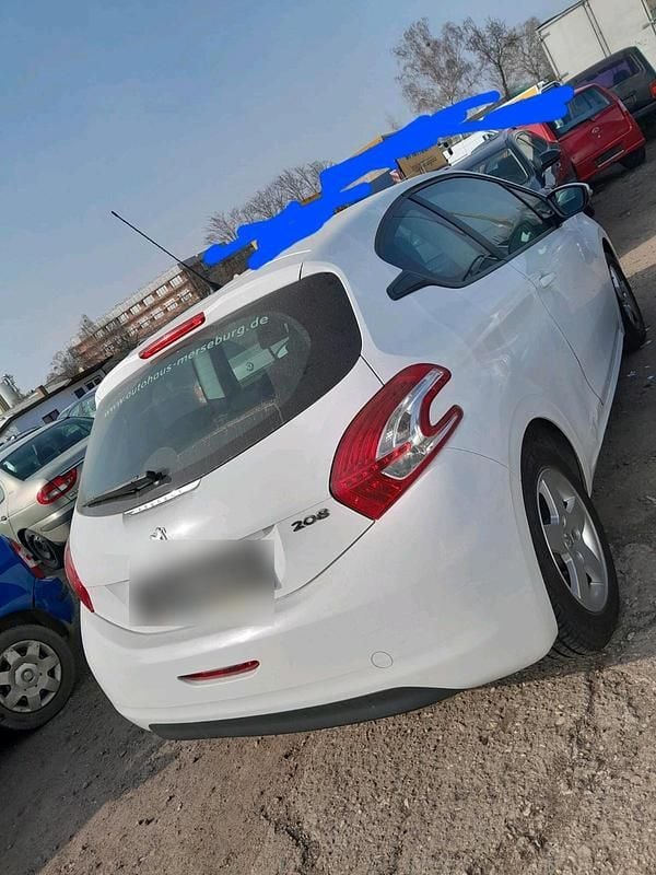 Gebraucht Peugeot 208 68 PS (50 kW) 2012 Weiß Kleinwagen