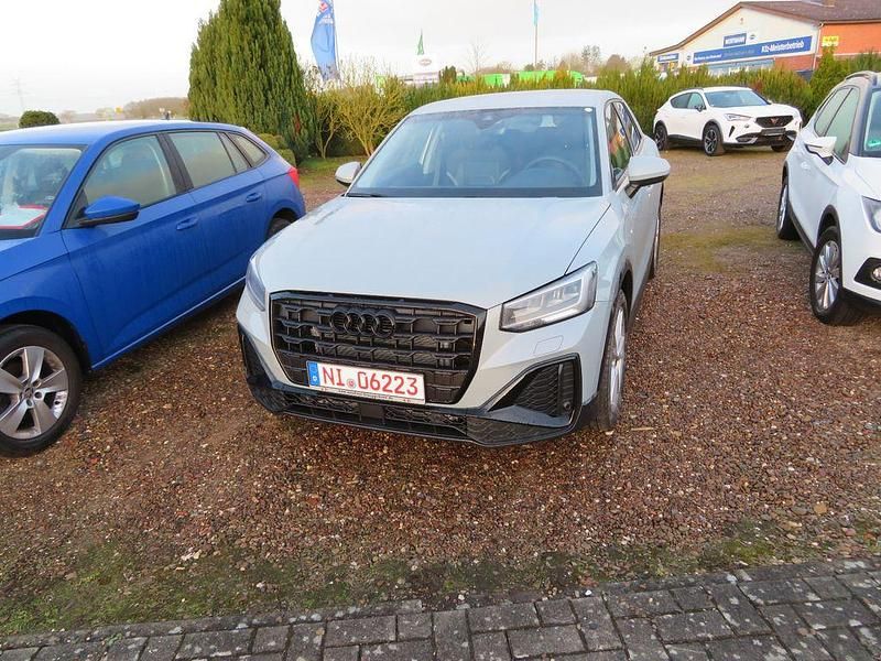 Neu Audi Q2 S-Line 150 PS (110 kW) 2025 Grau SUV