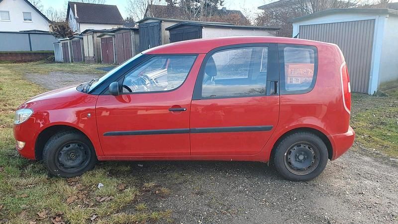 Rot Gebraucht 2013 Skoda Roomster Van / Kleinbus | 5.250 € (Fairer Preis) - Bild 1/4