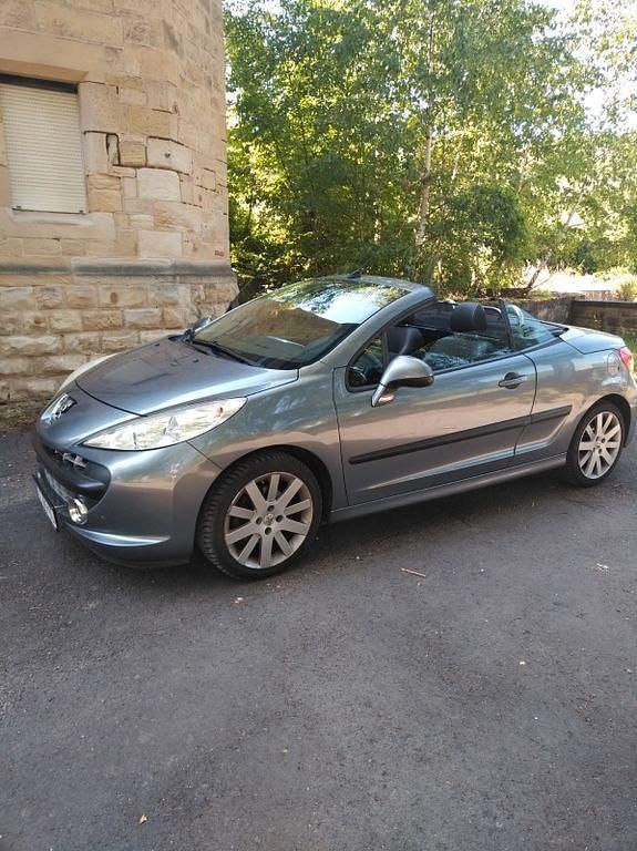 Grau Gebraucht 2007 Peugeot 207 CC Roland Garros Cabrio | 2.800 € (Guter Preis) - Bild 1/4
