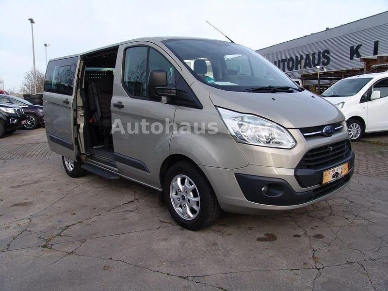 Silber Gebraucht 2015 Ford Tourneo Trend Van / Kleinbus | 20.800 € (Fairer Preis) - Bild 1/4