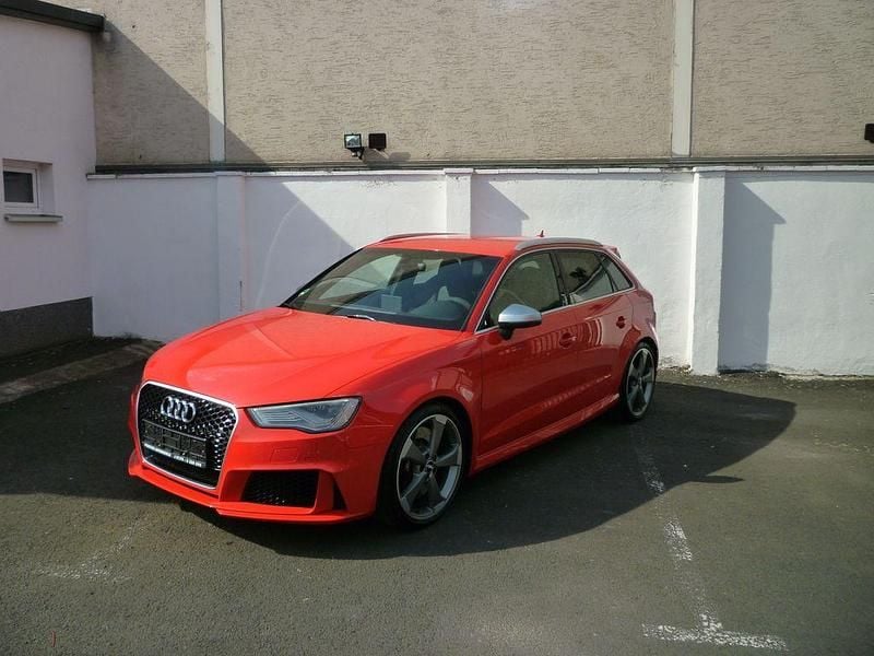 Gebraucht Audi RS3 Sport 367 PS (269 kW) 2015 Rot Limousine