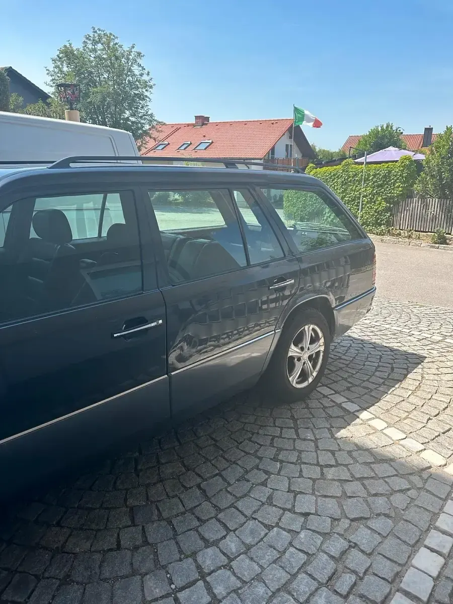 Gebraucht Mercedes E280 193 PS (141 kW) 1995 Schwarz Kombi