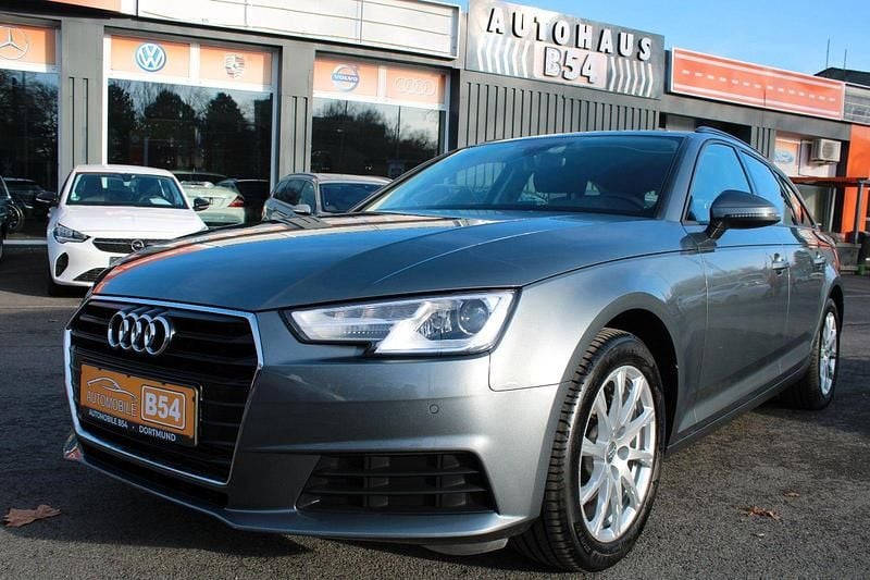 Grau Gebraucht 2018 Audi A4 Basis Kombi | 17.991 € (Superpreis) - Bild 1/4