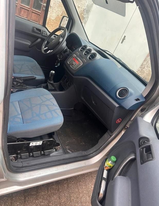 Gebraucht Ford Transit Connect 88 PS (64 kW) 2011 Silber Van / Kleinbus