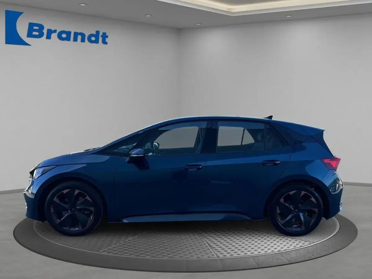 Second-hand Cupra Born 169 kW (231 CP) 2023 Albastru Hatchback