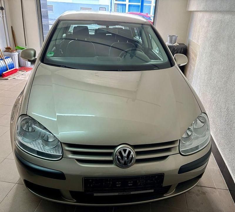 Gebraucht VW Golf IV Trendline 75 PS (55 kW) 2005 Gold Limousine