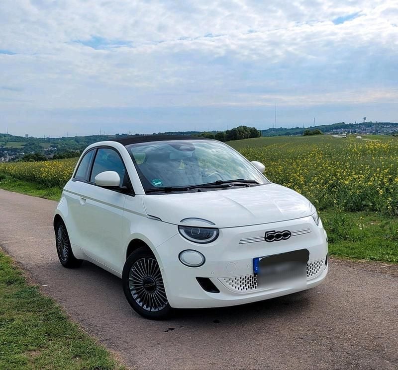 Weiß Gebraucht 2022 Fiat 500e Icon Cabrio | 19.000 € (Fairer Preis) - Bild 1/4