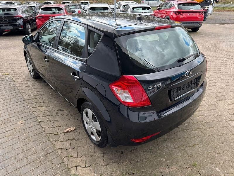 Gebraucht Kia Ceed 109 PS (80 kW) 2010 Kleinwagen