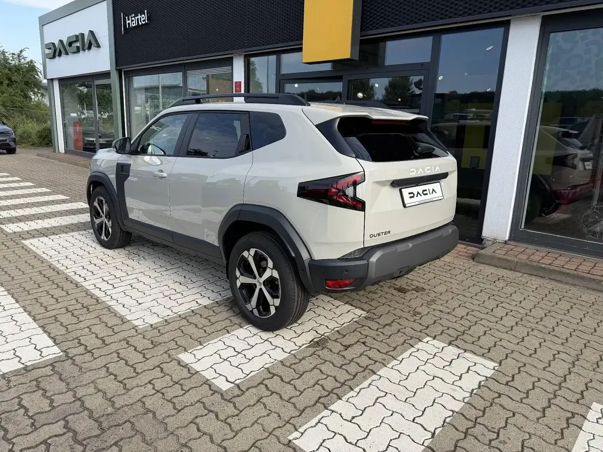 Neu Dacia Duster Journey 122 PS (89 kW) 2025 Sandstone (beige) SUV