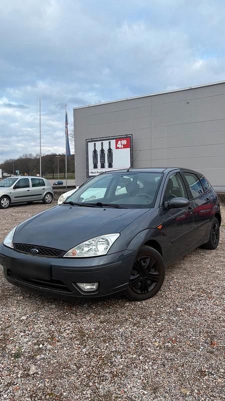 Gebraucht Ford Focus 115 PS (84 kW) 2002 Grau Kleinwagen