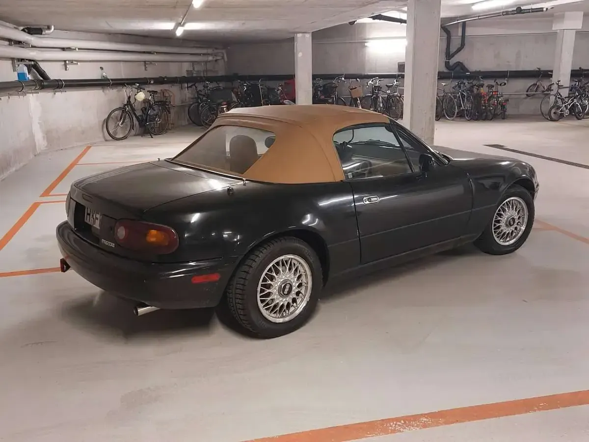 Gebraucht Mazda MX5 116 PS (85 kW) 1995 Schwarz Cabrio