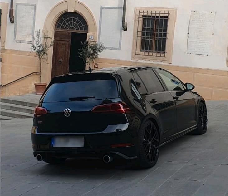 Schwarz Gebraucht 2018 VW Golf VII GTI Limousine | 17.000 € (Guter Preis) - Bild 1/4