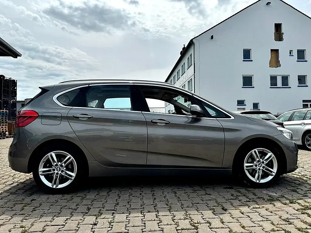 Gebraucht BMW 220 Active Tourer Luxury Line 190 PS (139 kW) 2014 Beige Van / Kleinbus