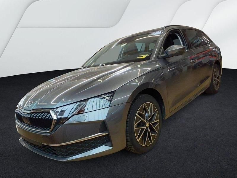 Grau Gebraucht 2024 Skoda Octavia Selection Kombi | 31.485 € (Guter Preis) - Bild 1/4
