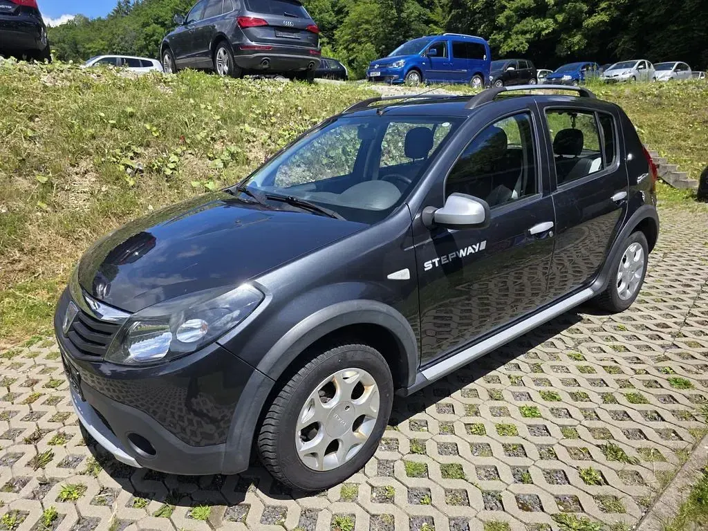Gebraucht Dacia Sandero Stepway 88 PS (64 kW) 2012 Grau Limousine