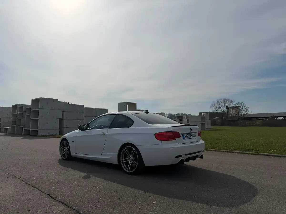 Gebraucht BMW 335 286 PS (210 kW) 2012 Weiß Coupé
