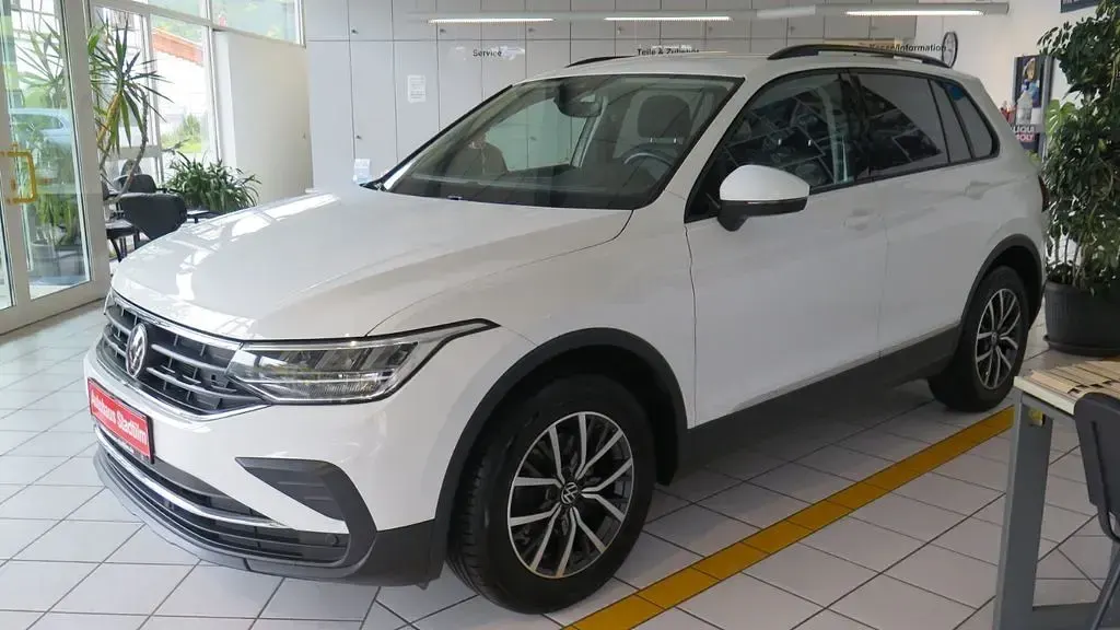 Gebraucht VW Tiguan Life 150 PS (110 kW) 2023 Weiß SUV