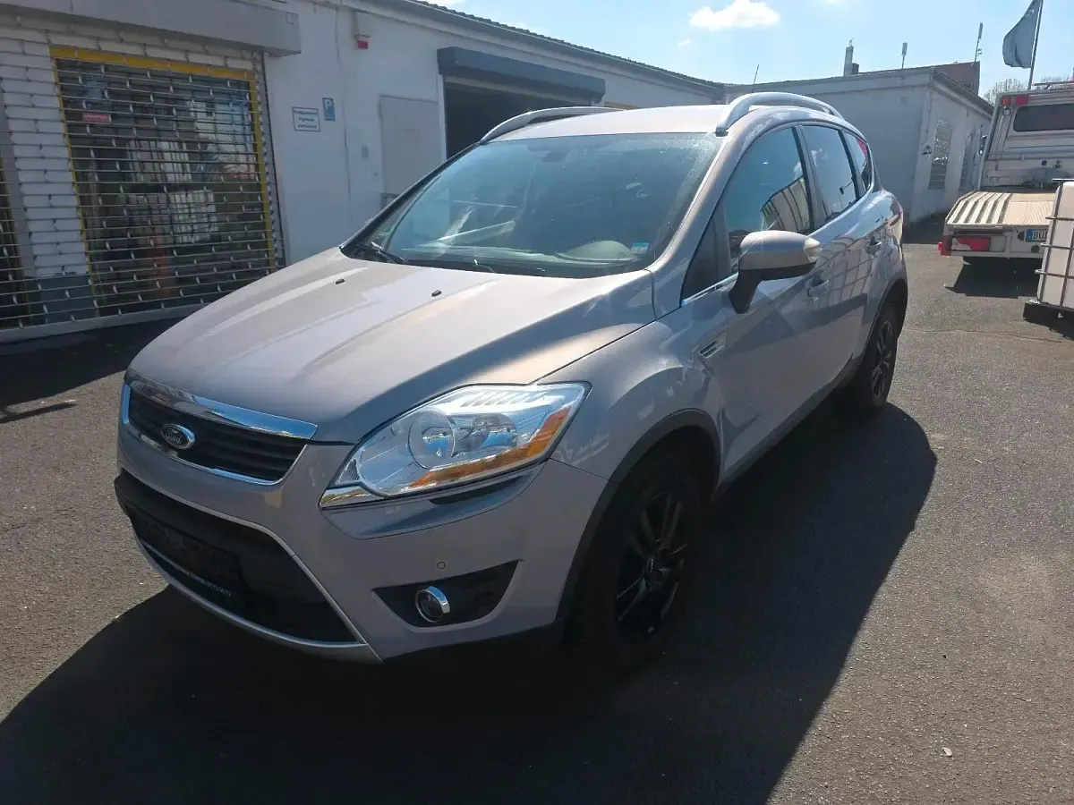 Gebraucht Ford Kuga 163 PS (119 kW) 2011 Silber SUV