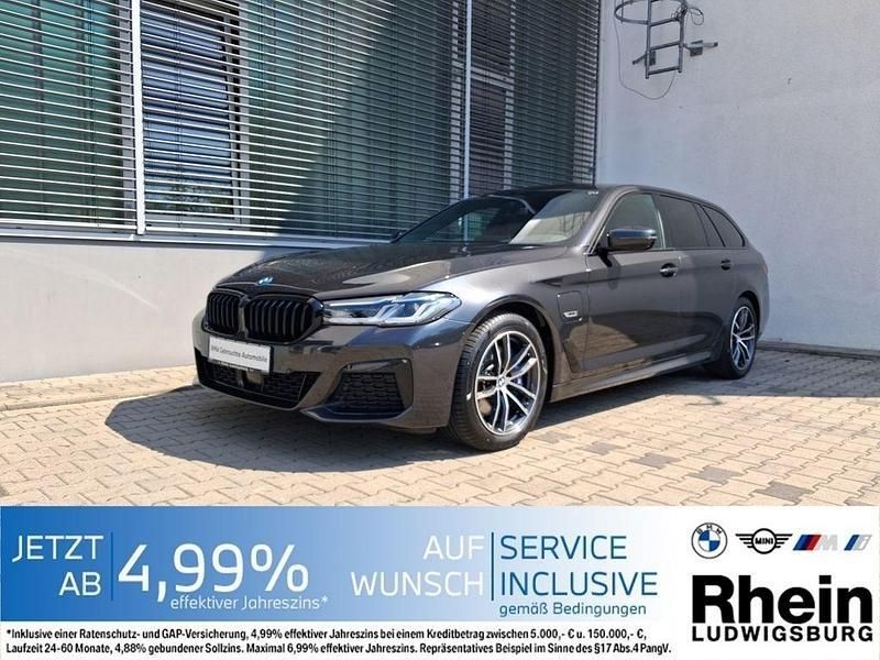 Sophistograu brillanteffekt me Gebraucht 2022 BMW 530e M Sport Kombi | 41.890 € (Fairer Preis) - Bild 1/4