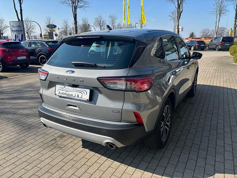 Gebraucht Ford Kuga Titanium 152 PS (111 kW) 2021 Silber SUV