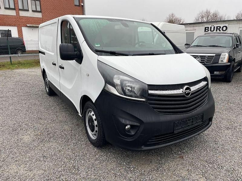 Gebraucht Opel Vivaro 95 PS (69 kW) 2017 Weiß Van / Kleinbus