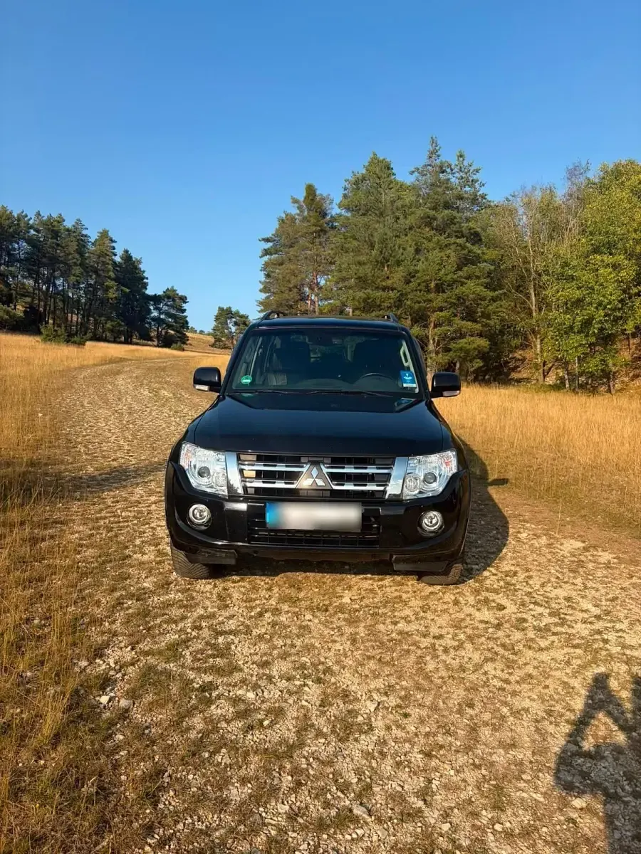 Gebraucht Mitsubishi Pajero Instyle 200 PS (147 kW) 2012 Schwarz SUV