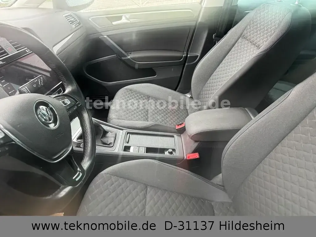 Używany VW Golf VII 150 KM (110 kW) 2019 Srebrny Sedan/Limuzyna