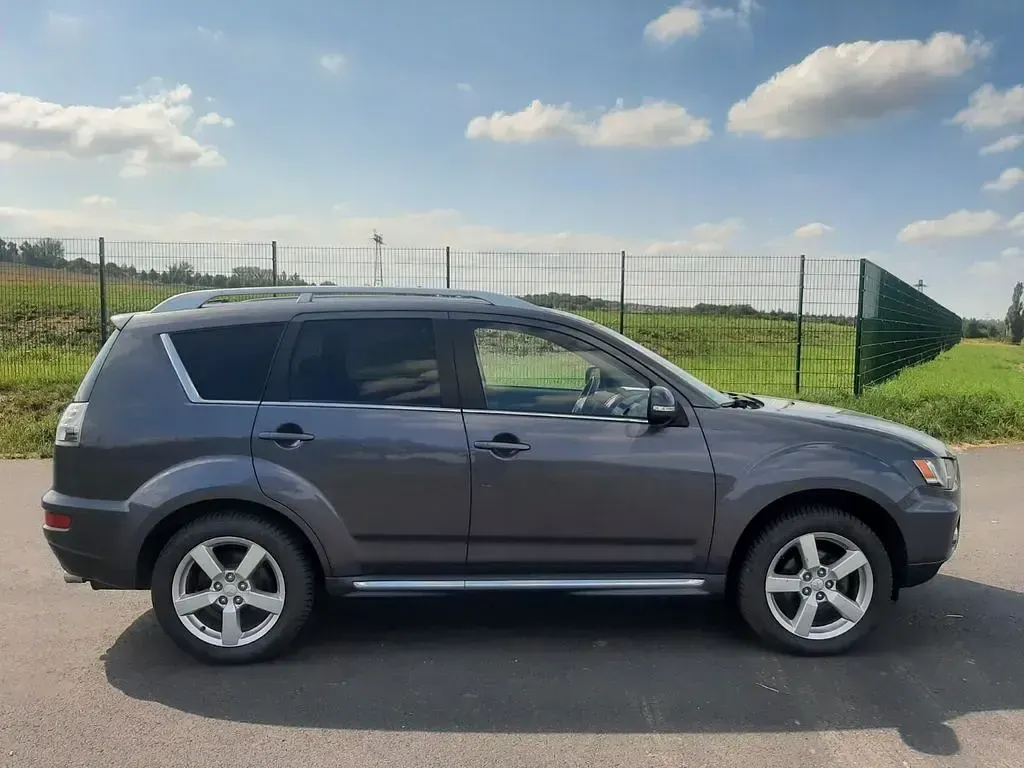 Gebraucht Mitsubishi Outlander Invite 156 PS (114 kW) 2010 Grau SUV
