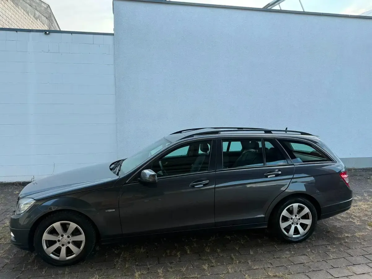 Gebraucht Mercedes C220 170 PS (125 kW) 2010 Grau Kombi
