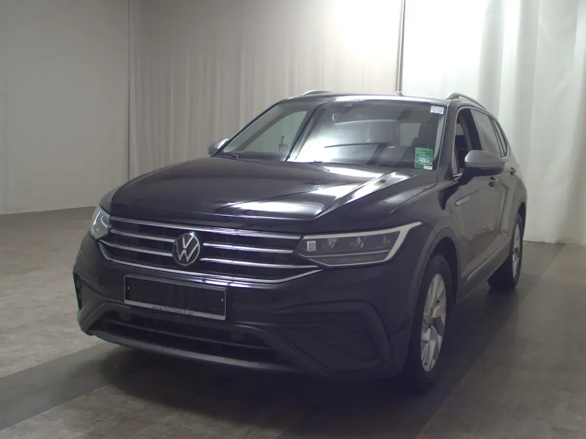 Gebraucht VW Tiguan Allspace Life 150 PS (110 kW) 2023 Schwarz SUV