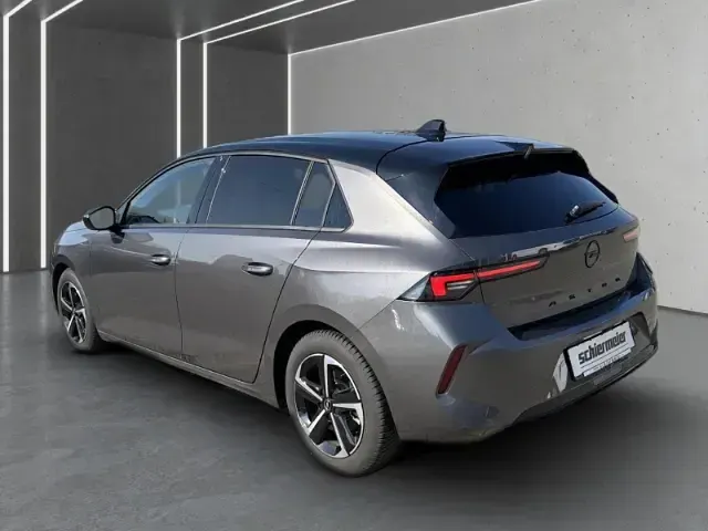 Gebraucht Opel Astra 131 PS (96 kW) 2025 Grau Limousine