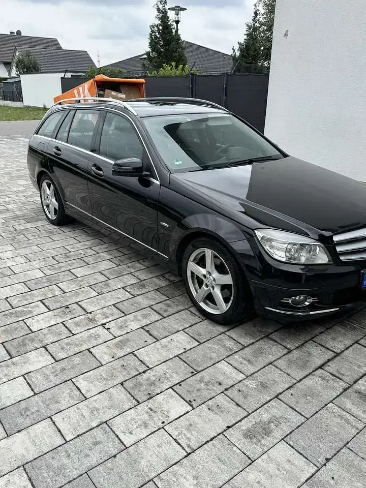 Gebraucht Mercedes C250 Avantgarde 204 PS (150 kW) 2012 Kombi