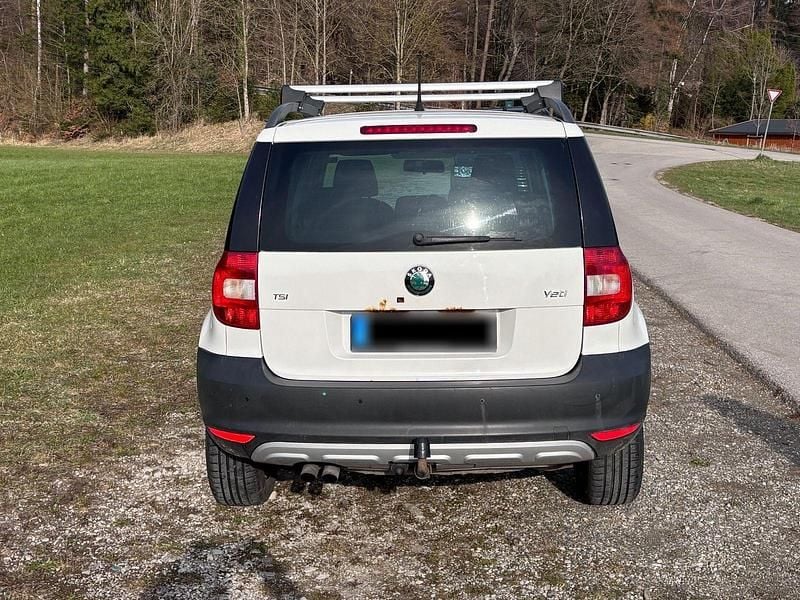 Gebraucht Skoda Yeti Active 122 PS (89 kW) 2011 Weiß SUV