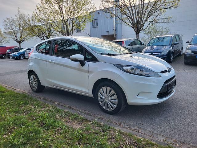 Gebraucht Ford Fiesta Trend 60 PS (44 kW) 2011 Weiß Kleinwagen