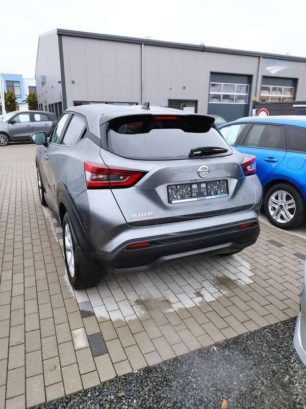 Gebraucht Nissan Juke N-Connecta 114 PS (83 kW) 2022 Dark grey SUV