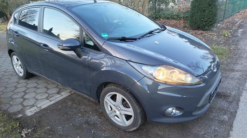 Grau Gebraucht 2012 Ford Fiesta Kleinwagen | 3.000 € (Guter Preis) - Bild 1/4