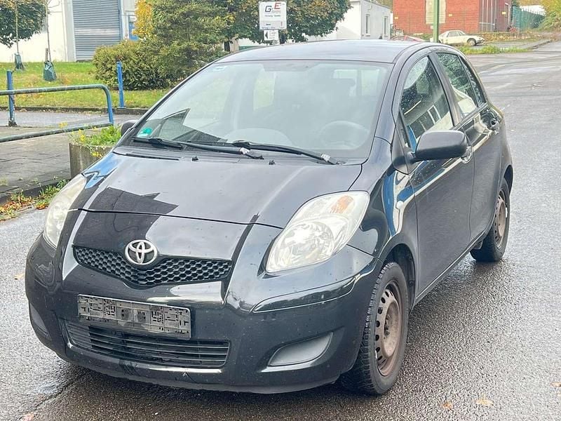 Schwarz Gebraucht 2010 Toyota Yaris Basis Kleinwagen | 850 € (Guter Preis) - Bild 1/4