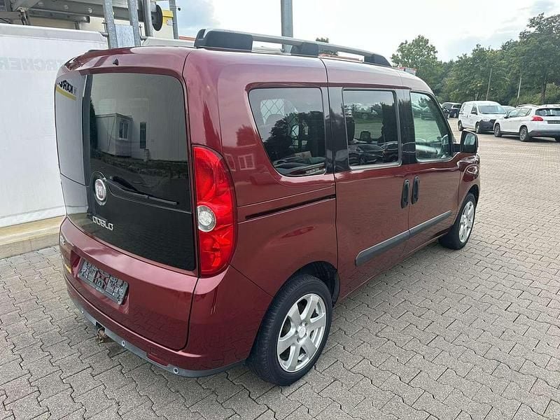 Gebraucht Fiat Doblò Emotion 120 PS (88 kW) 2011 Rot Van / Kleinbus