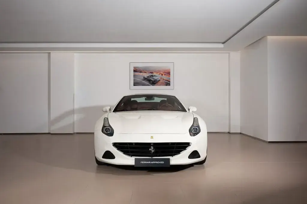 Gebraucht Ferrari California 829 PS (609 kW) 2017 Weiß Cabrio