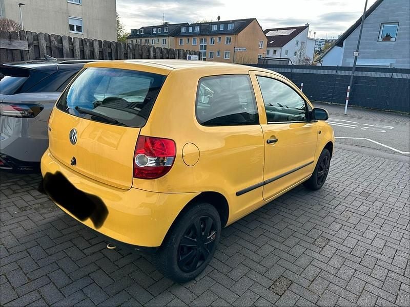Gebraucht VW Fox 54 PS (39 kW) 2006 Gelb Kleinwagen