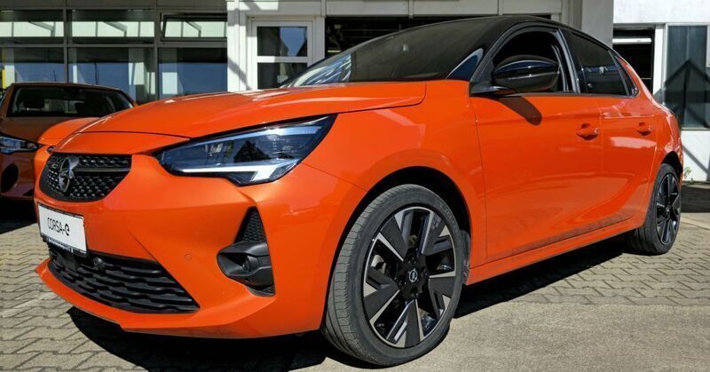 Orange Gebraucht 2021 Opel Corsa-e Ultimate Kleinwagen | 16.199 € (Fairer Preis) - Bild 1/4